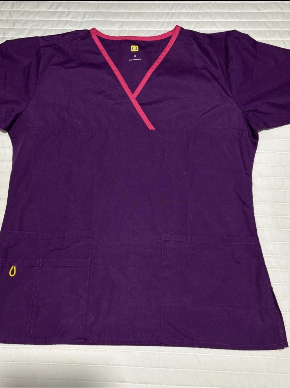 Wonder Wink Scrub Top Women's Shirt Purple Pink Small Nurse Medical